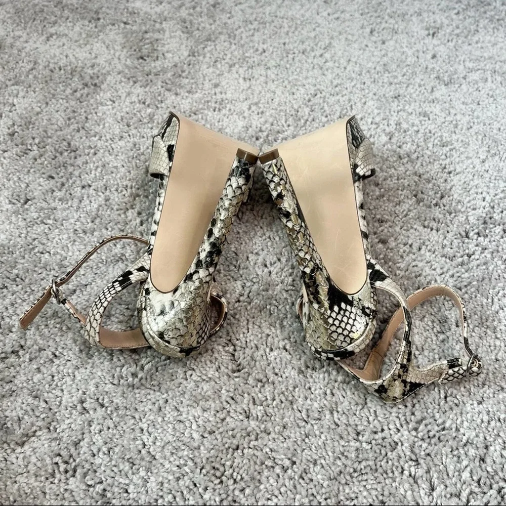 Steve Madden snake print platform shoe size 9 1/2   #024-6